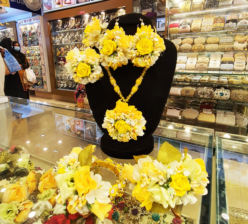 Load image into Gallery viewer, Yellow Mehndi Flower Jewellery Set
