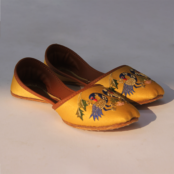 Load image into Gallery viewer, Yellow Fancy &amp; Stylish Khussa for women
