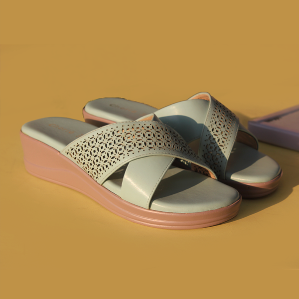 Load image into Gallery viewer, Wedge Ferozi Slippers for women
